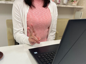 昨日はハピネス佐賀店で女性会員様のオンラインお見合い。パソコン２台に照明に…万全の態勢での楽しい楽しいオンラインお見合いでした(^O^)／