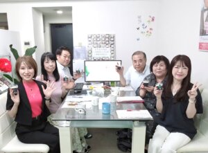 毎週火曜日はスタッフミーティング！ みなさ～ん、婚活の秋ですよ～(^^♪ 私たちと一緒に婚活に取組んで自分にピッタリの人生のパートナーを見つけましょう(#^^#)