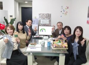 毎週火曜日はスタッフミーティング! クリスマスが近づくにつれてハピネスではご成婚数が増えています♪ 今年のクリスマスを楽しい日にしましょうね(#^.^#)