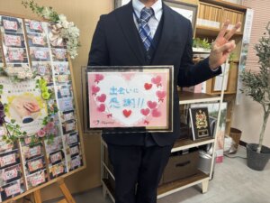 「こんな早く結婚が決まると思っていませんでした!」と穏やかでとても優しい男性会員さまが笑顔一杯でご成婚手続きにご来店されました\(^o^)/