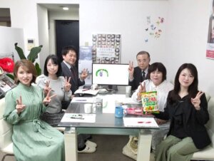 毎週火曜日はスタッフミーティング！ ハピネスは婚活の春真っ只中です(^^♪ みなさんも私たちと一緒に結婚相手探し頑張りませんか(^O^)／