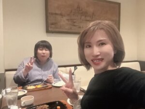 昨日はあゆさんと楽しい♪美味しい♪ランチミーティングでした！ 一緒に担当させていただいてる会員さまのサポート内容についてしっかり話合いました(*^^)v