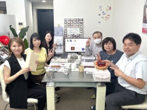 毎週火曜日はスタッフミーティング！ いよいよ今年も夏に突入します。ハピネスで私たちと一緒に熱い婚活に取組んで、秋のご成婚をめざしましょう(*^^)v
