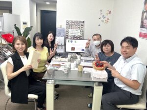 毎週火曜日はスタッフミーティング！ いよいよ今年も夏に突入します。ハピネスで私たちと一緒に熱い婚活に取組んで、秋のご成婚をめざしましょう(*^^)v