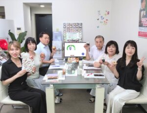 毎週火曜日はスタッフミーティング! いよいよ婚活の秋突入です。みなさんもハピネスで私たちと一緒に楽しく婚活に取組みませんか(^^♪