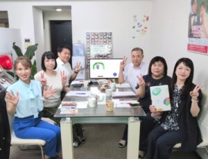 毎週火曜日はスタッフミーティング! 先週はシルバーウィークで大忙しだったため1回休みましたが、今週からまた私たち6人が集まって会員様のサポートについて話合いました(*^^)v