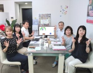 毎週火曜日はスタッフミーティング! スタッフと二人三脚で婚活に取組むスタイルのハピネス。みなさんも私たちと一緒に楽しく結婚相手探ししませんか(#^^#)