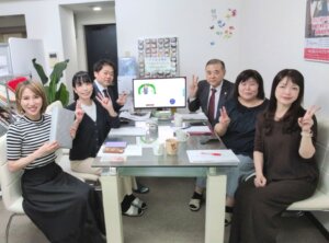 毎週火曜日はスタッフミーティング! 今年こそ恋人と二人の楽しいクリスマスにするために、ハピネスの婚活でもうひと頑張りしませんか(^^♪