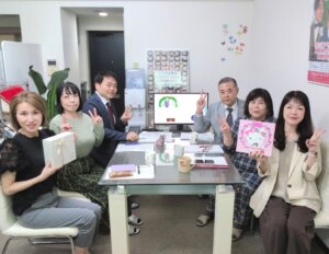毎週火曜日はスタッフミーティング！ すっかり秋らしくなってハピネスの会員のみなさんは結婚相手探しを頑張られています。みなさんも私たちと一緒に婚活しませんか(^^♪